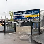 Royal Rooms Station